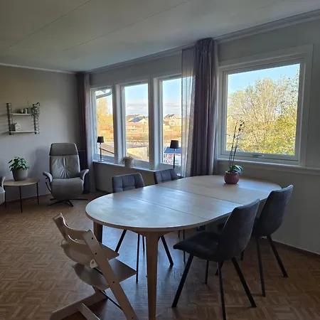 Enebolig Leies Ut * Svolvær