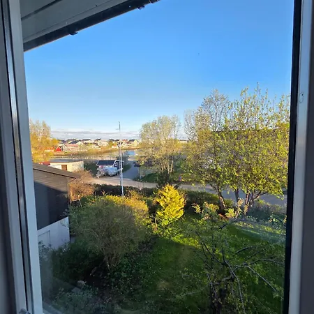 Enebolig Leies Ut * Svolvær
